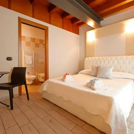 Konukevi Sul Garda